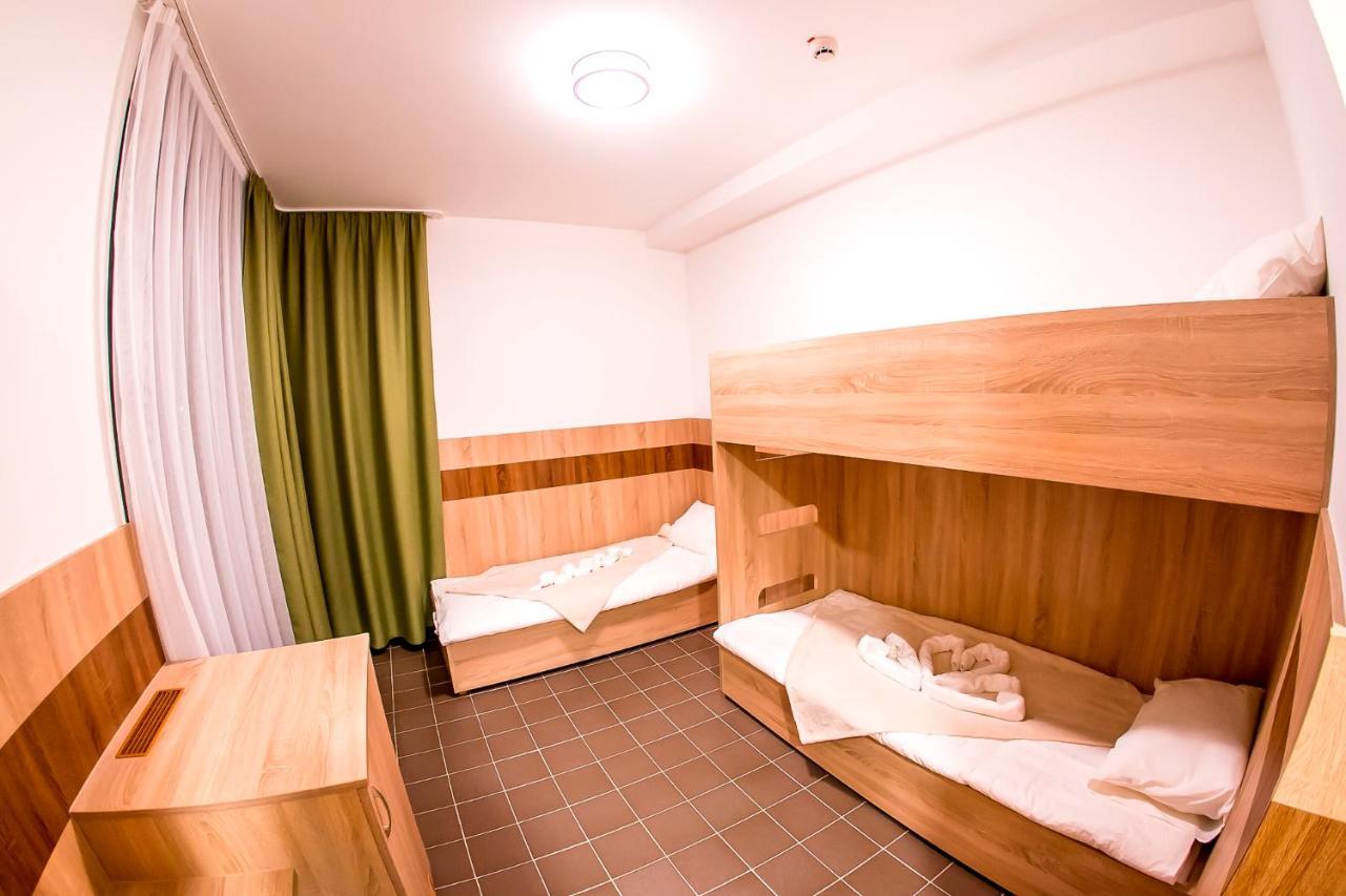 Bed and Breakfast CVSE Clubház és Panzió Cegléd Exterior foto